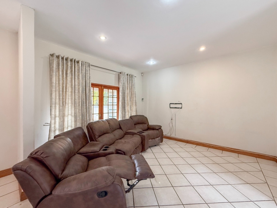 3 Bedroom Property for Sale in WestLake Country Safari Estate North West